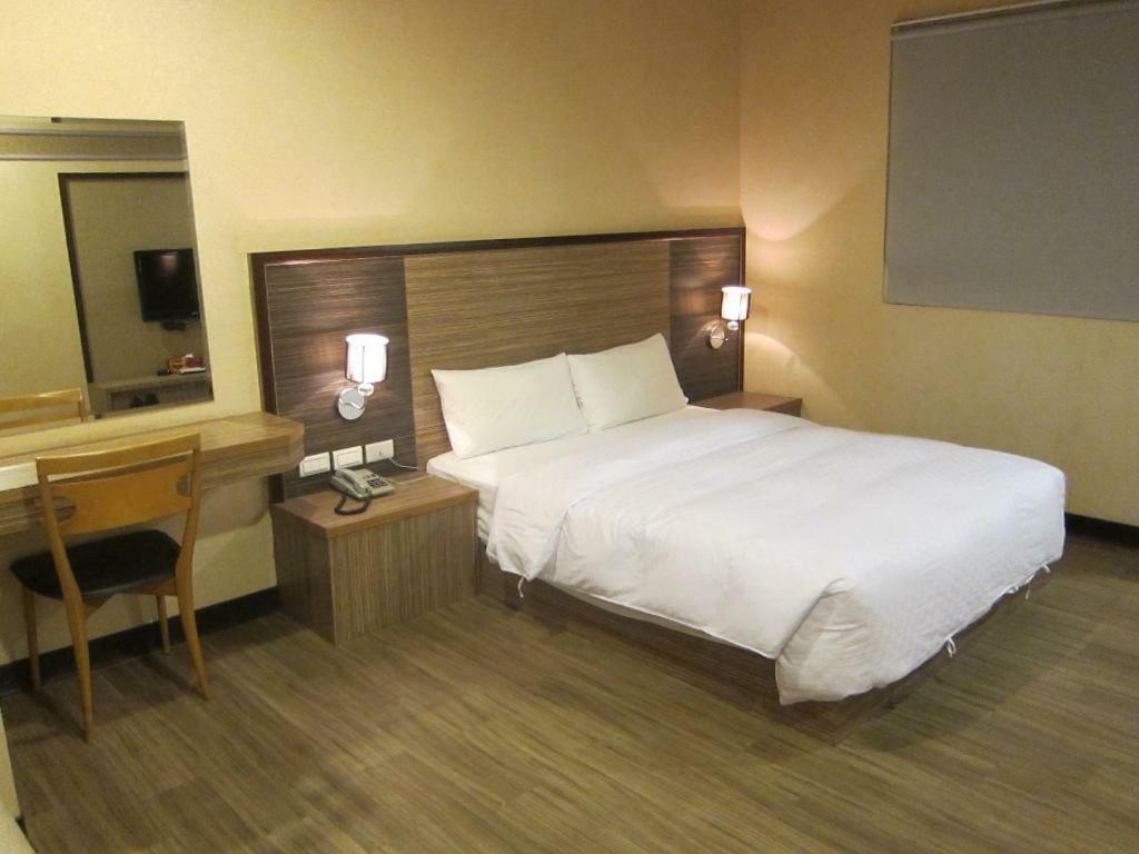 Da Chien Hotel Kaohsiung Luaran gambar